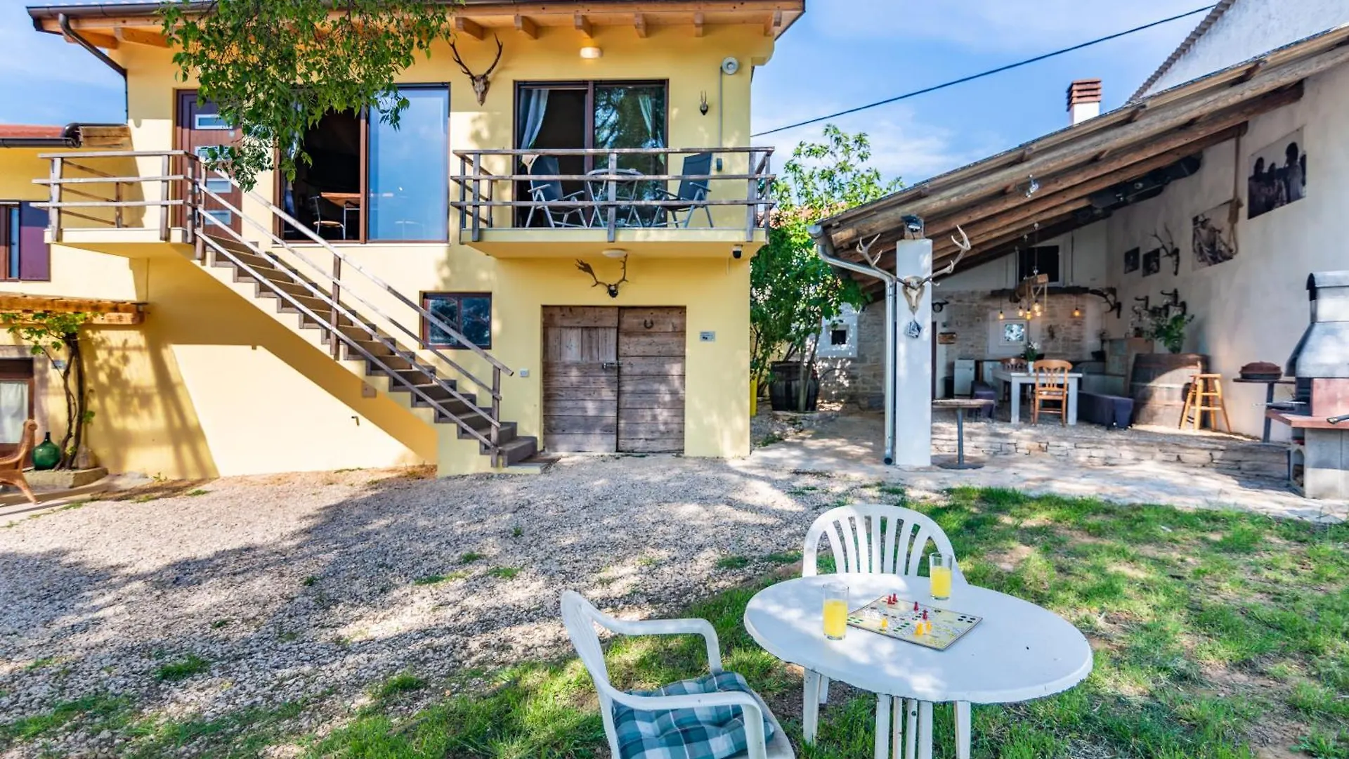 Gourmet Und Meer Apartments Pulici 0*,